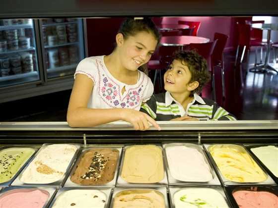 Simmos Ice Creamery