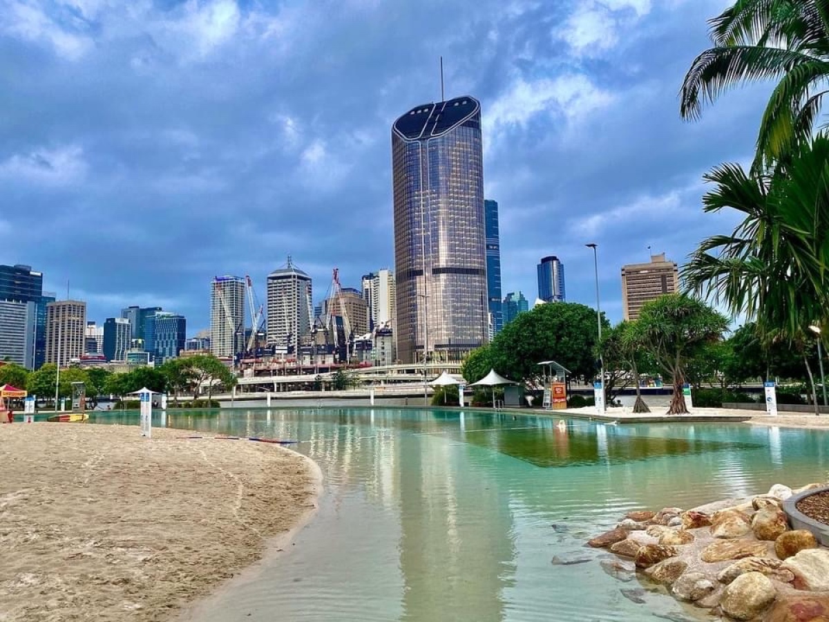 Streets Beach, Brisbane Beach