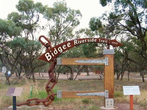 Bidgee Riverside Trail