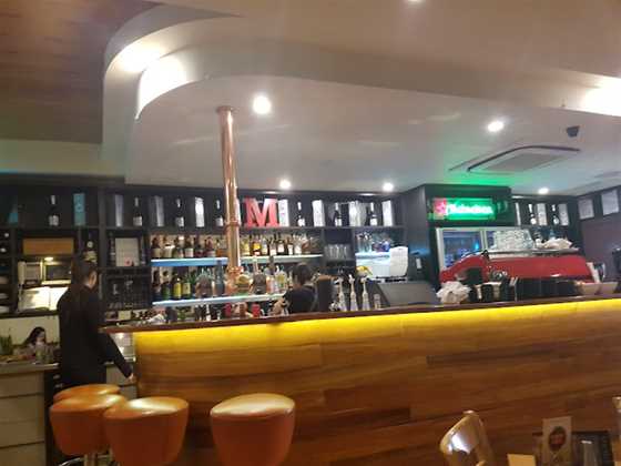 Montania Cafe - Bar - Restaurant