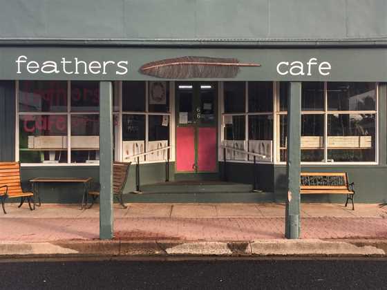 Feathers café