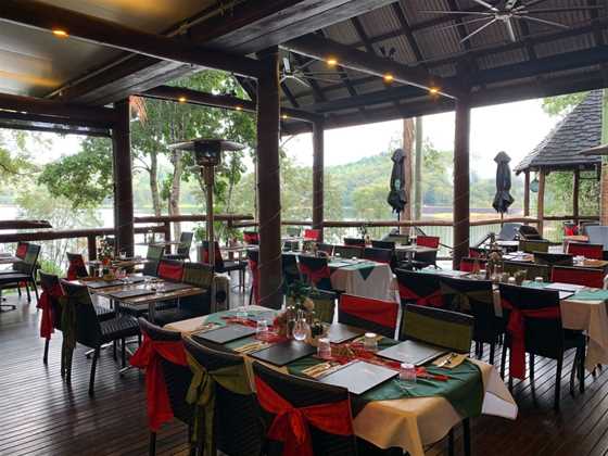Secrets on The Lake - Dining on the Deck cafe
