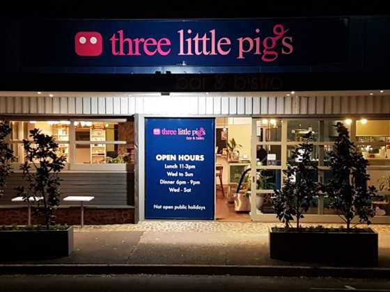Three Little Pigs Bar & Bistro