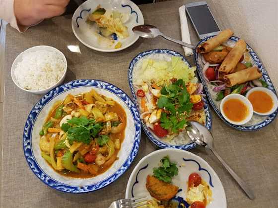 Wok & Ladle: Thai Eatery