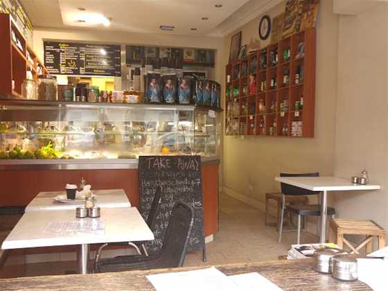 Metaxi Mas Deli Cafe