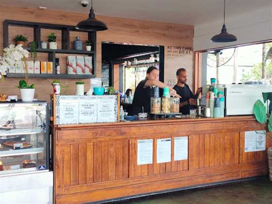Ozmosis Café Trattoria Bar