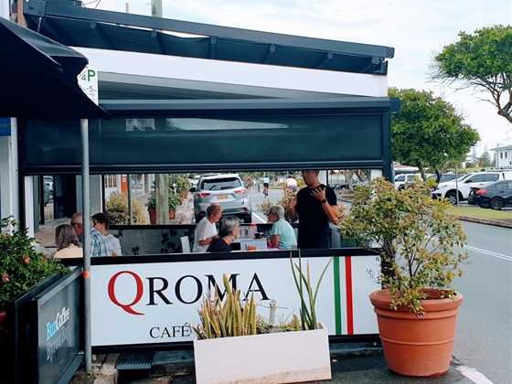 QROMA Cafe and Bar