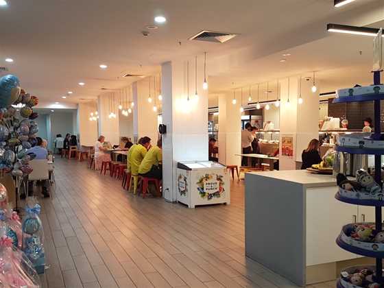 Zouki Cafe