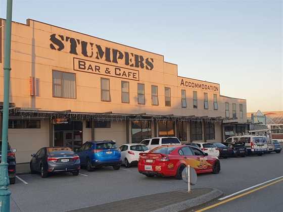 Stumpers Bar & Cafe