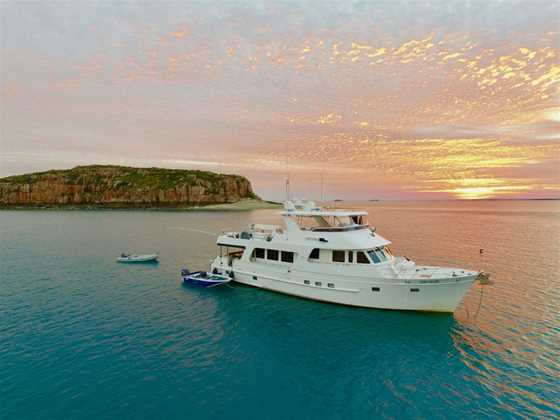 Aroona Luxury Boat Charters - Day Cruise