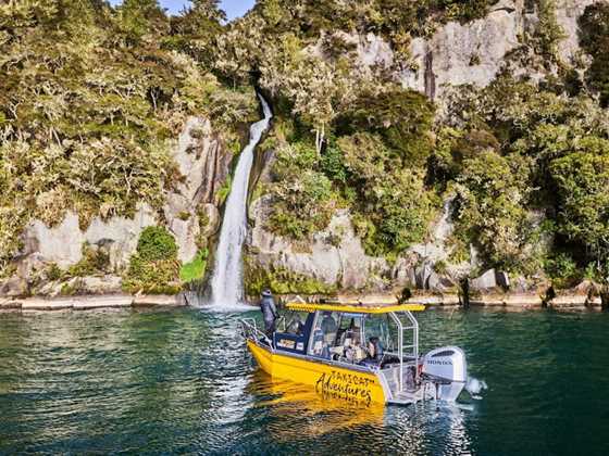 Taxicat Adventures - Explore Lake Taupo