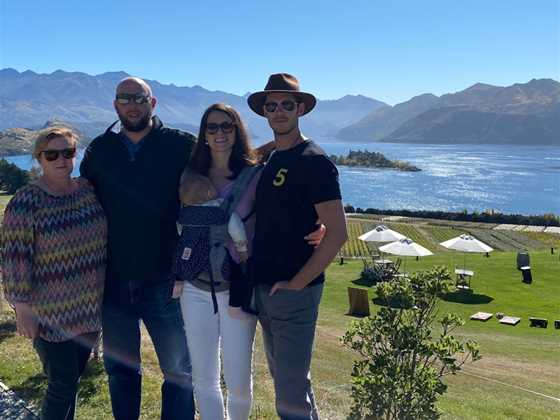 WanaHaka Wine Tours & Maori Culture