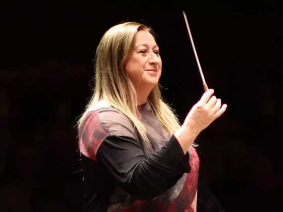 Simone Young Conducts Mozart’s Jupiter Symphony