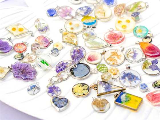 Beach to Bush Arts Festival (Resin Jewellery Making) - SOLD OUT 