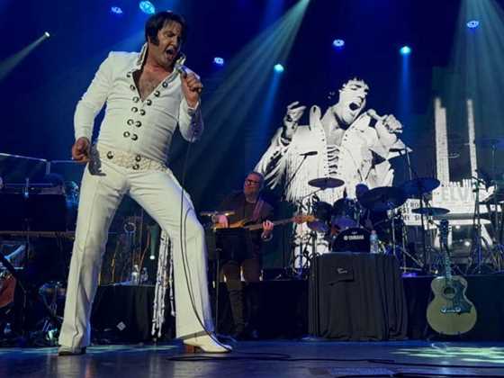 Elvis - The Legendary Performer
