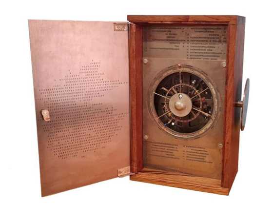 Reconstructing the Antikythera Mechanism