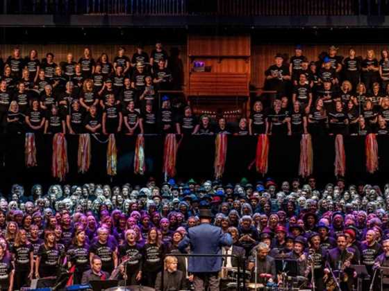 Born to Sing: 1000 Voice Choir